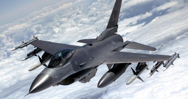Πιλότοι F-16 και F/A – 18 διαγωνίζονται για τη γρηγορότερη απογείωση! (βίντεο)